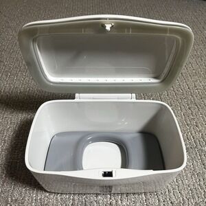 OXO Tot Baby Wipes Dispenser Weighted Plate Window Push-Lock Lid White‎